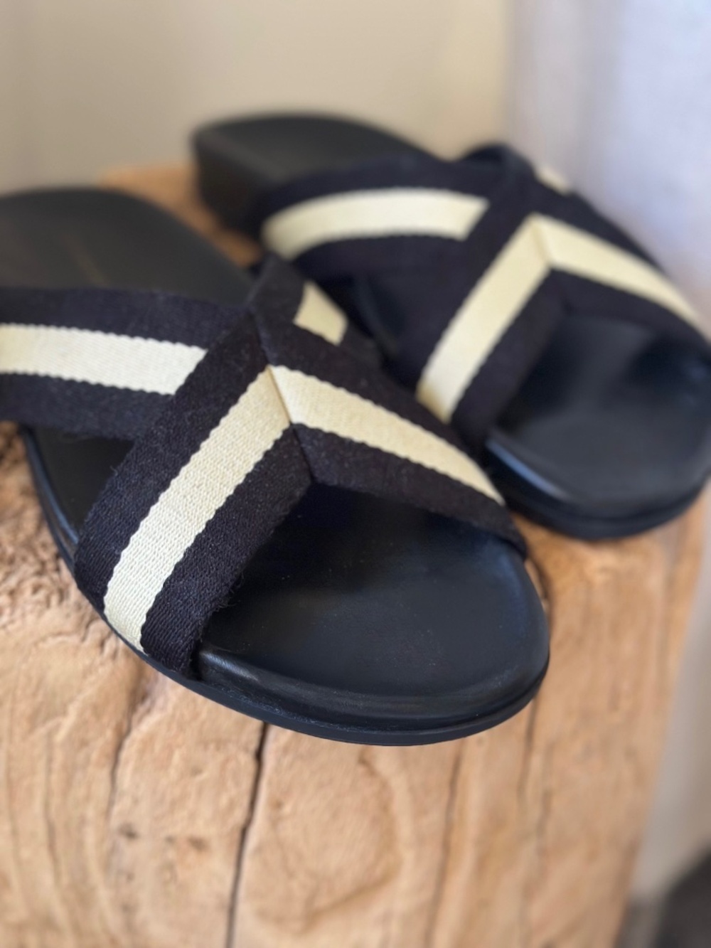 NWOT - Jenni Kayne Black and White Crossover Sandals